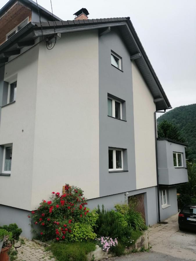 Apartma Zeus Jesenice Luaran gambar